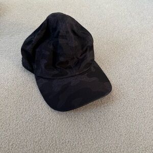Lululemon adjustable hat (unisex)